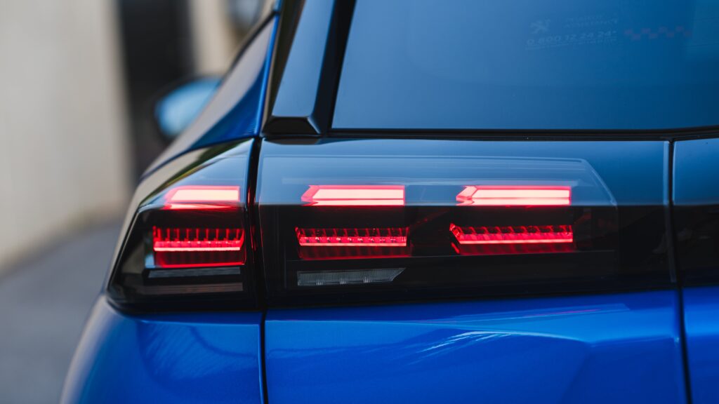 Peugeot E-2008 GT 2024