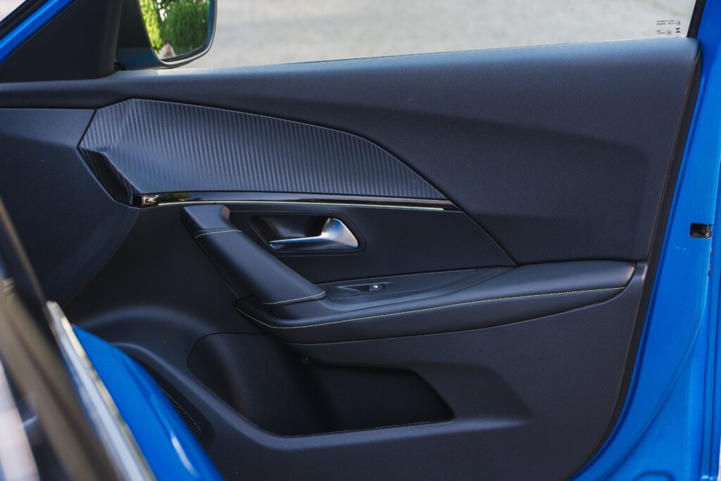 Peugeot E-2008 GT 2024