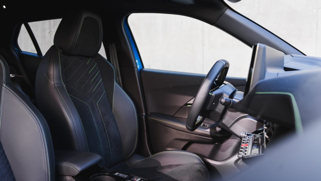 Peugeot E-2008 GT 2024