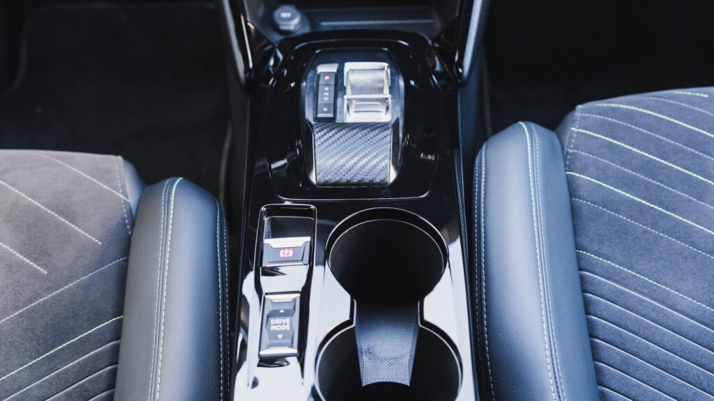 Peugeot E-2008 GT 2024