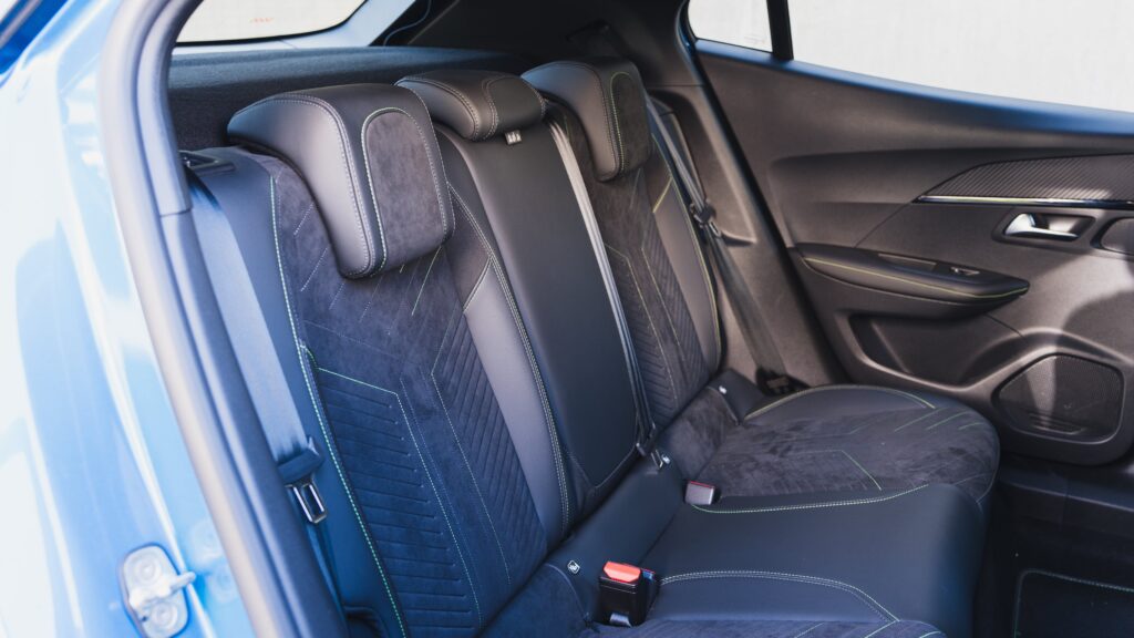 Peugeot E-2008 GT 2024