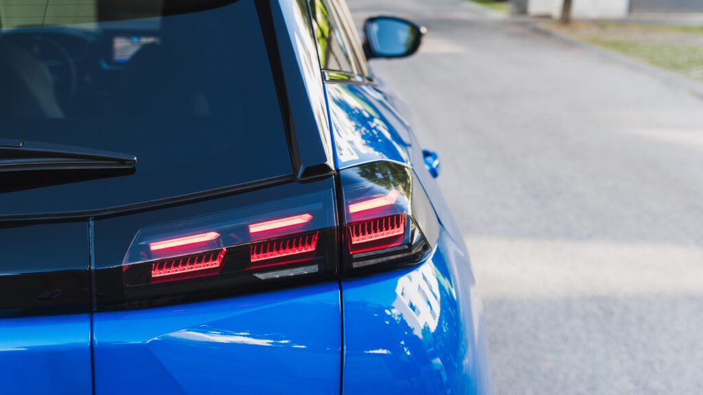 Peugeot E-2008 GT 2024