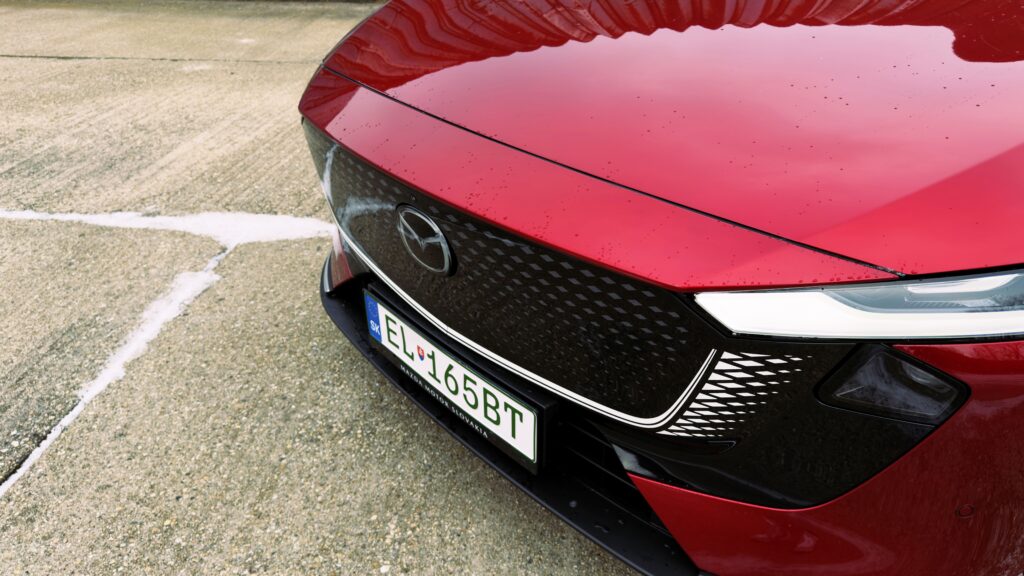 Mazda 6e