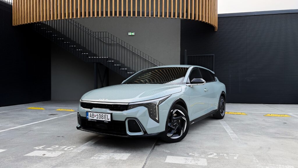 Kia K4 Hatchback