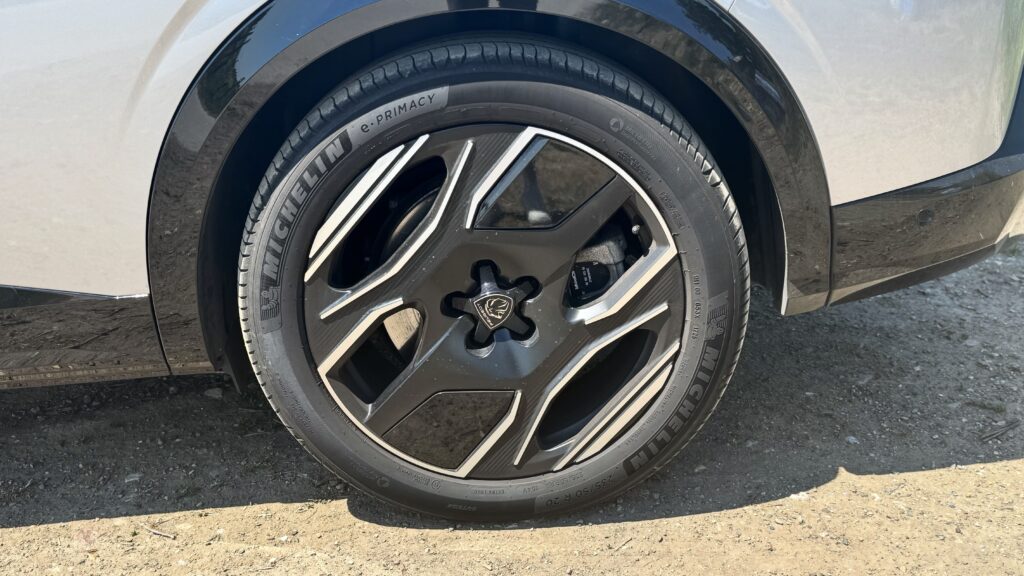 Peugeot E5008 Dual