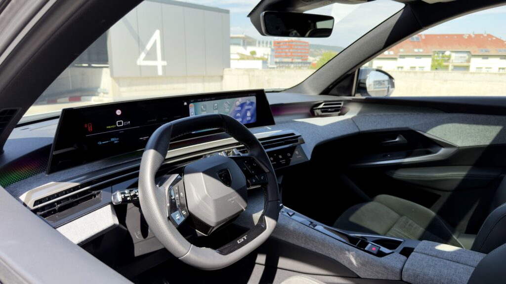 Peugeot E-5008 Long Range