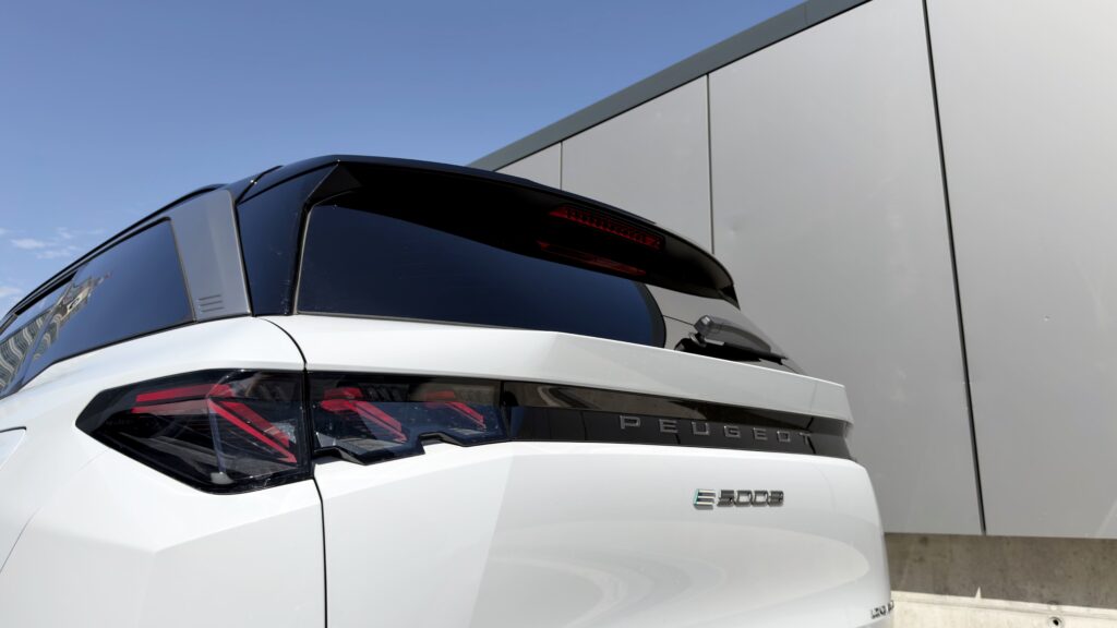Peugeot E-5008 Long Range