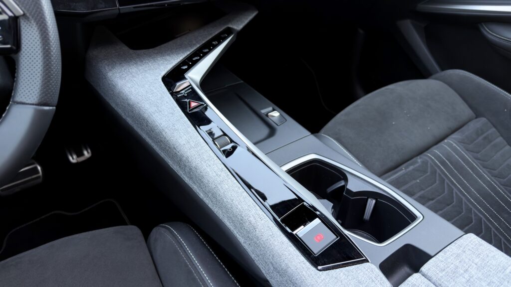 Peugeot E-5008 Long Range